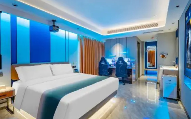 Ye Yu Chen E-sports Movie Hotel (Luquan Beiguo Mall)