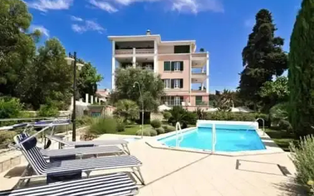 Villa Hrešć I