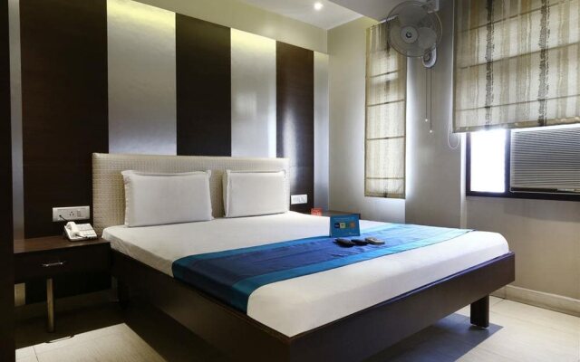 FabHotel Majestic Bus Stand