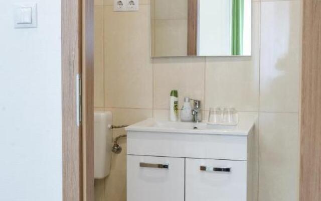 Luxury apartment in the main centre, 3BDR,3BTHR,AC