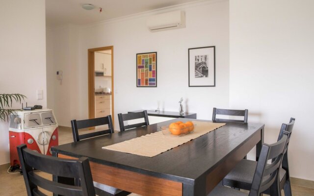C02 - Luxury 3 Bed With Pool View