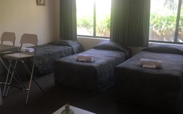 Sandpiper Motel