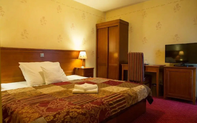 Hotel Rous