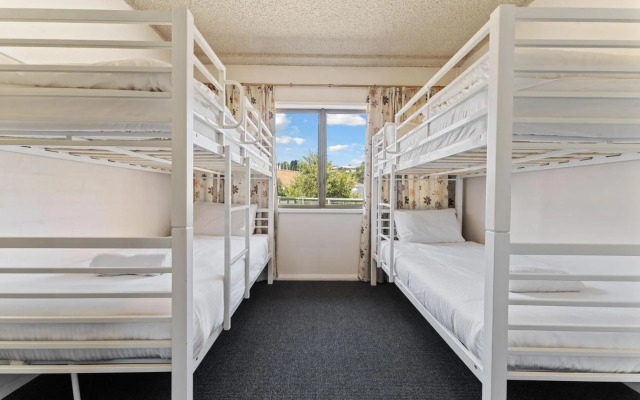 Alpine Mountain View 39 - Ground Floor 3 Bedroom Unit