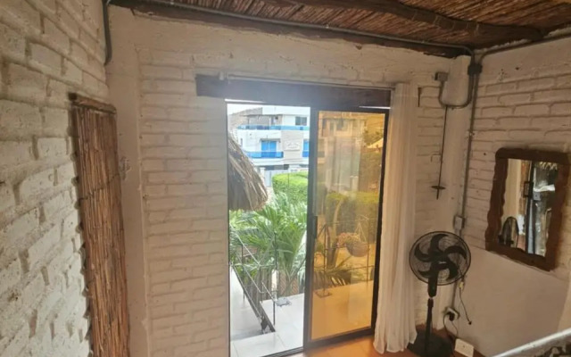 Hugo`s Place