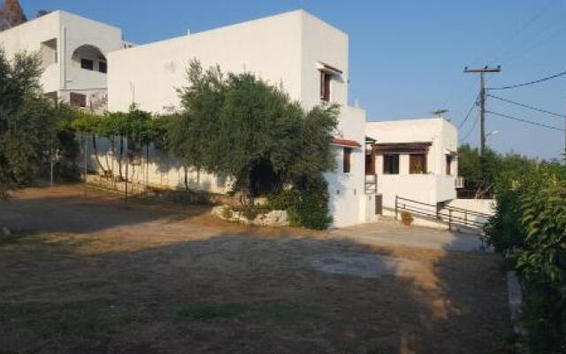 Aeolos Hotel Apartments