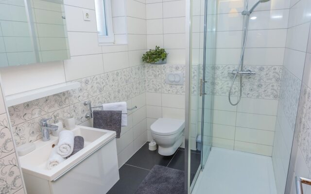 Villa Josipa-with Pool and Beautiful Garden