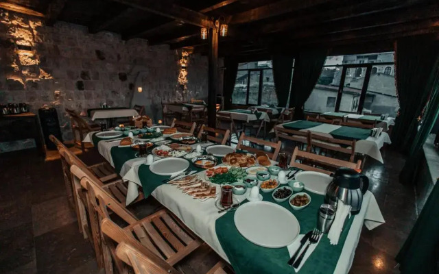 Vanessa Cave House