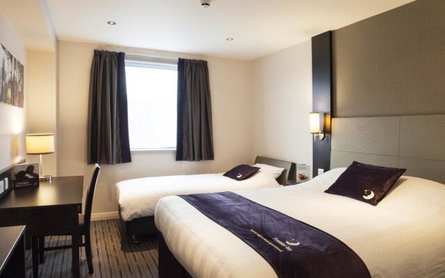 Premier Inn Farnborough Town Centre