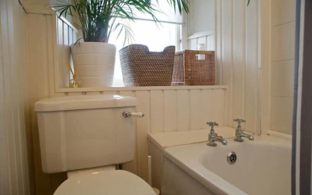 JOIVY Cosy 1-Bed Flat Near The Scottish Gallery