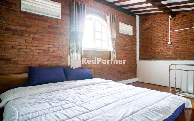 Omah Alif RedPartner