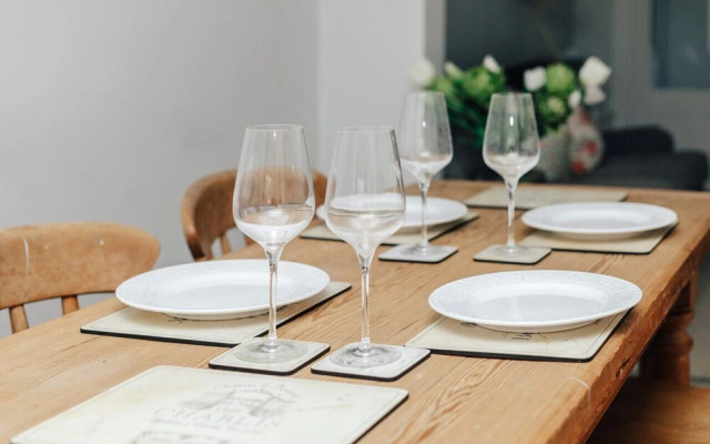 Propeller House - From 165 Per Night