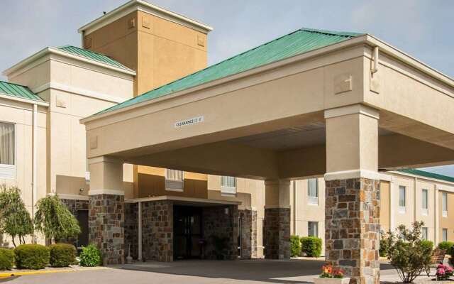 Quality Inn Hayti North