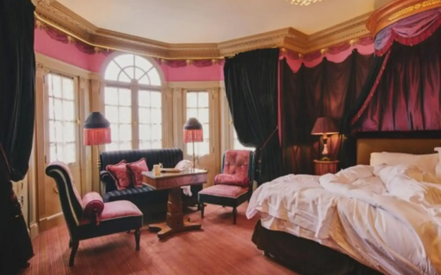 L'Hotel