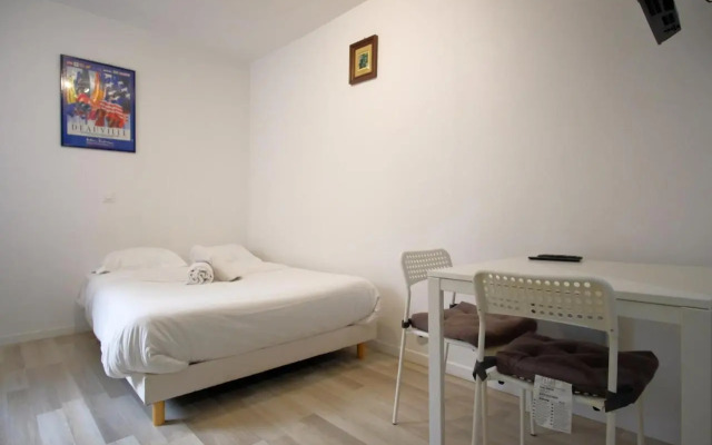 Beautiful bright studio near Montparnasse