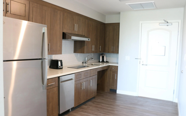 Staybridge Suites Long Beach Airport by IHG