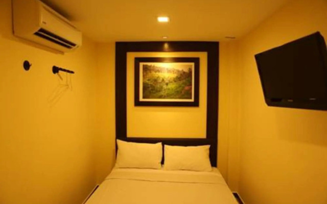 OYO 124 Hotel Seniman Sentul (Sanitized Stay)