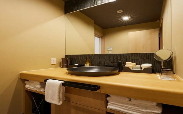 Rinn Shirakawa South