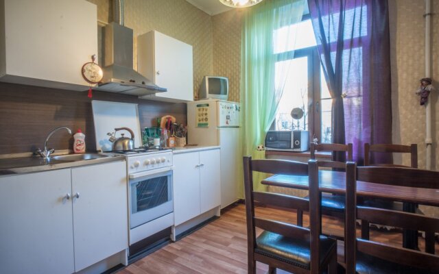 Polyarnikov 7 Apartments