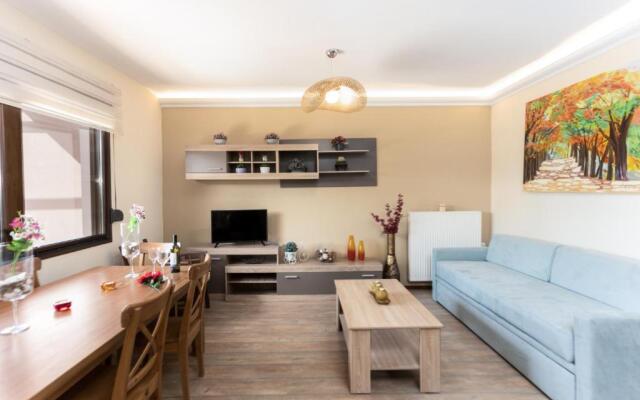 TwinStars apartment with courtyard and view