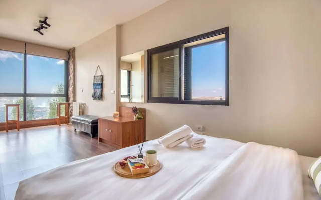 Gin 3-Bedroom Apartment in Mzaar