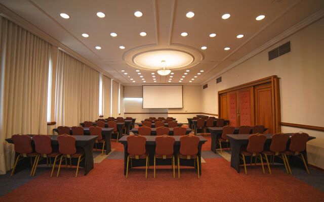 Mabu Curitiba Business
