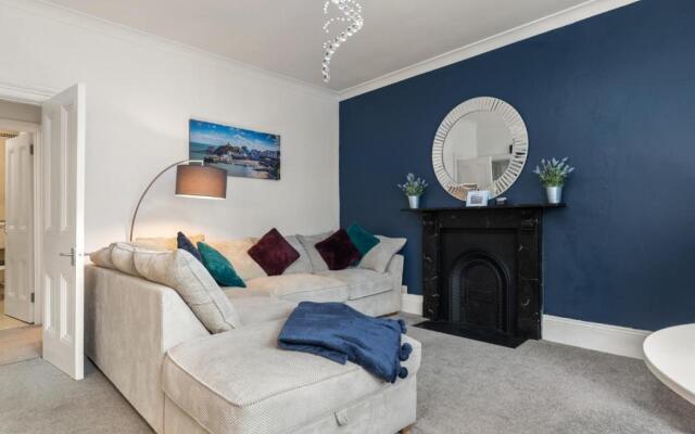 Caldey Bay Apartment - Lovely Sea Views