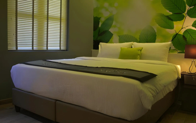 J8 Hotel
