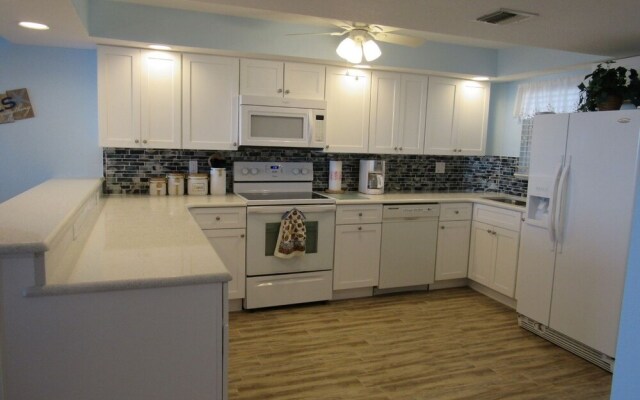 803 Shores Club - 2 Bedroom 2  Bath Oceanfront