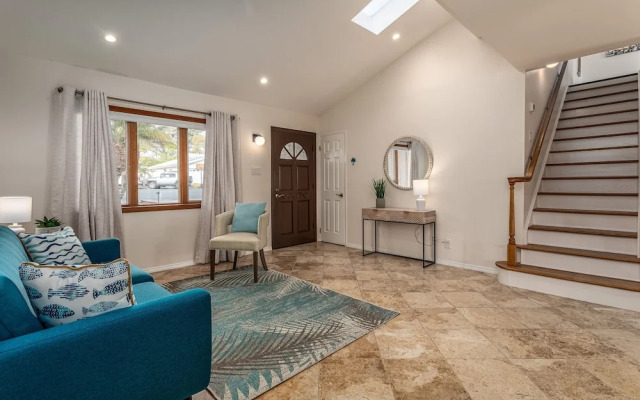 Margaret 5 Bedroom Home by RedAwning