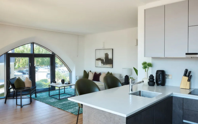 Kew Bridge by Viridian Apartments