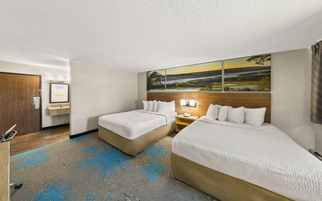 Days Inn by Wyndham Winona