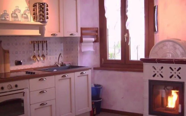 Azalea & Glicine House