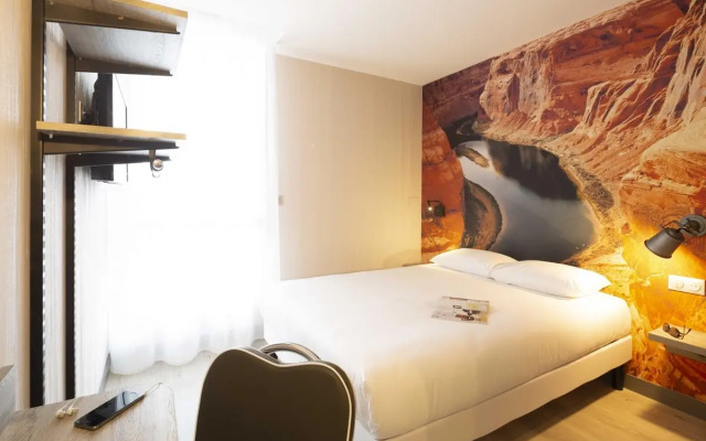 Break Hotel