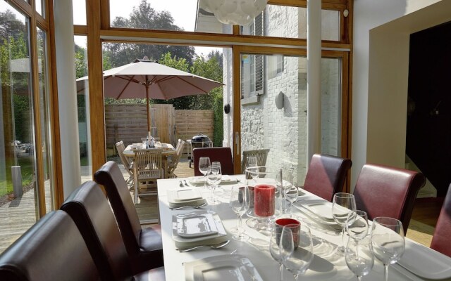 Villa White in Spa With Pool