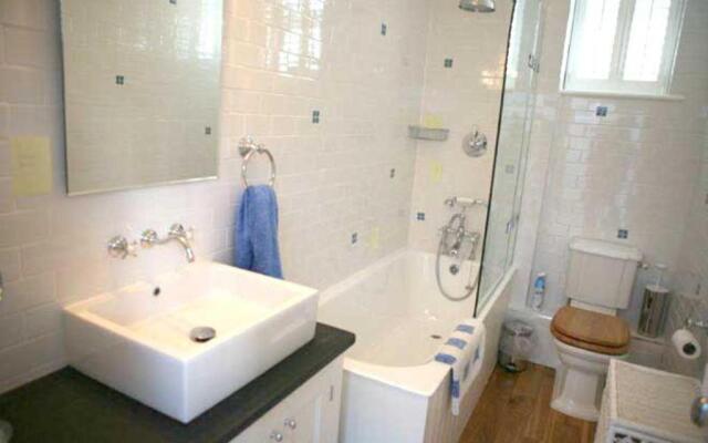 Gorgeous Apartment Only Yards From Polzeath Beach