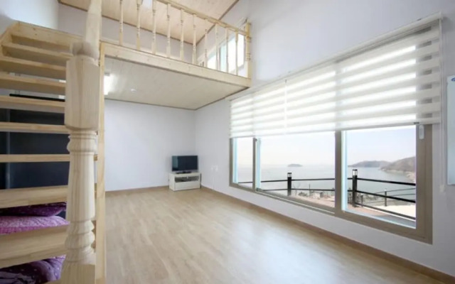 Jindo Arirang Beach Pension