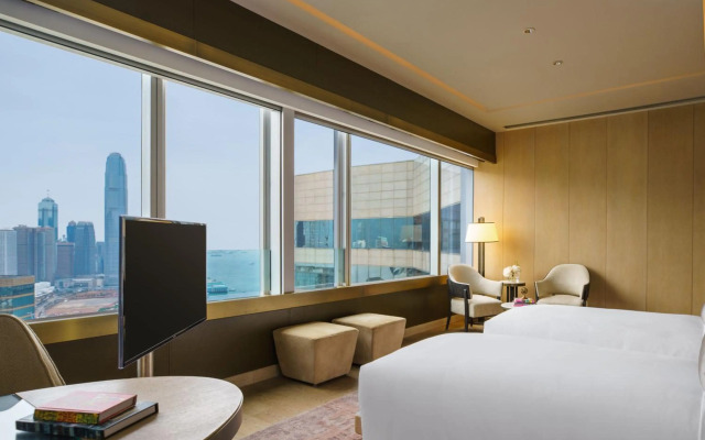 Renaissance Hong Kong Harbour View Hotel