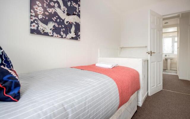 Tms Lovely 3 Bed House-tilbury-free Parking