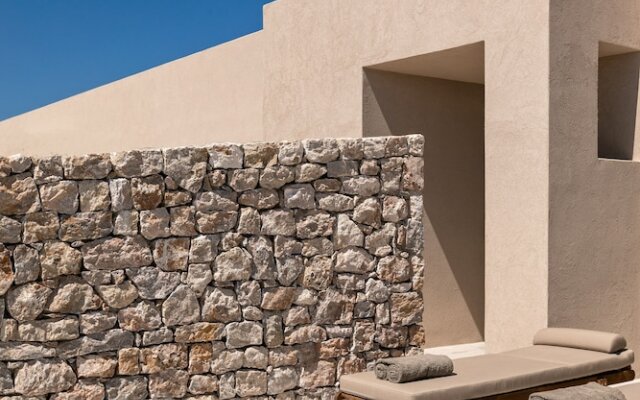 Santorini Sky, Luxury Resort