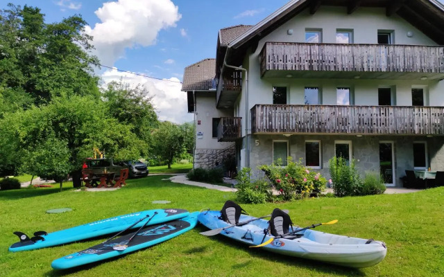 Lake House Sebanc