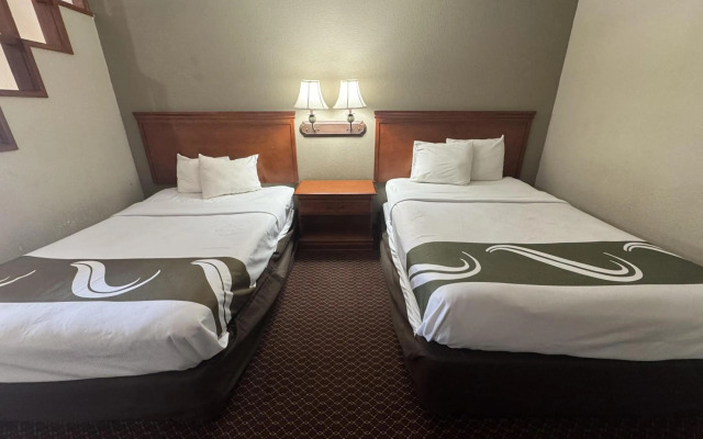 Rodeway Inn & Suites South of Fiesta Park
