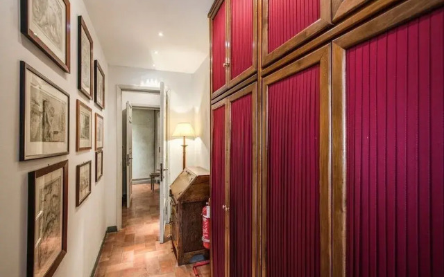 Wonderful Apartment With Balcony In Piazza Margana