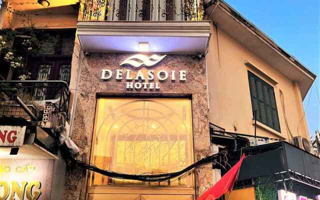 DE LA SOIE Hotel & Travel