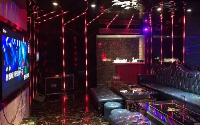 Zhongzhisheng Hotel (Zhaoqing East Railway Station Dinghushan Scenic Area)