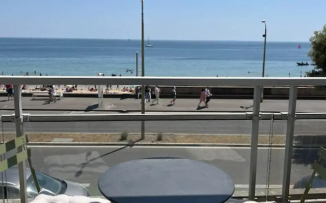 Studio And Terrace Sea View In La Baule