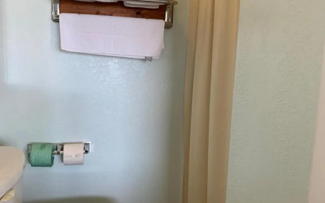 Seahorse Inn and Cottages