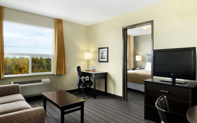 Super 8 by Wyndham Kapuskasing