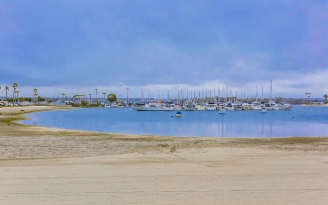 Manhattan Shores 1C