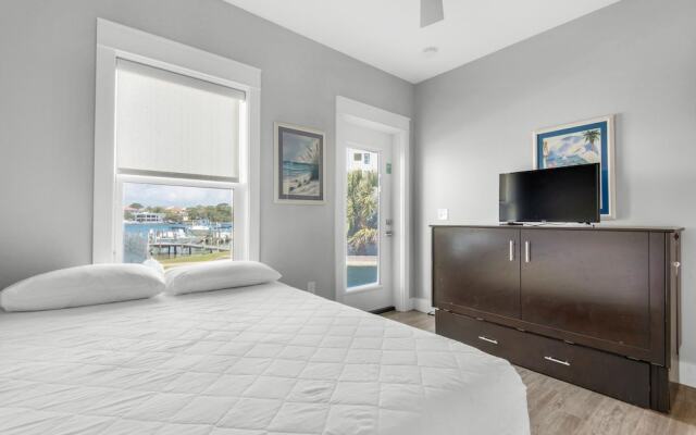 Pelican at Sound Side